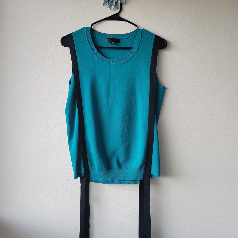Huang Shu Chi Elegant Teal Tank Top with Black Straps